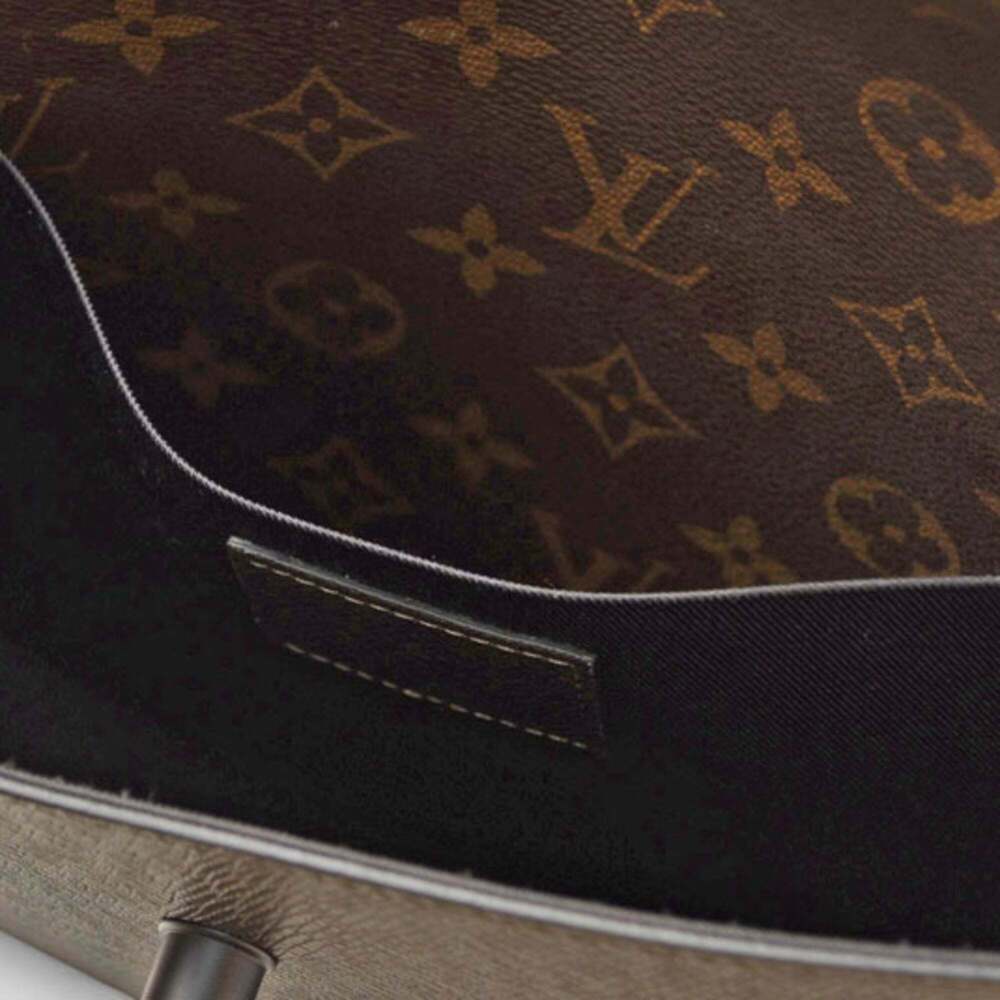 LOUIS VUITTON Brown Monogram Pochette Clutch Bag - Picture 6 of 12